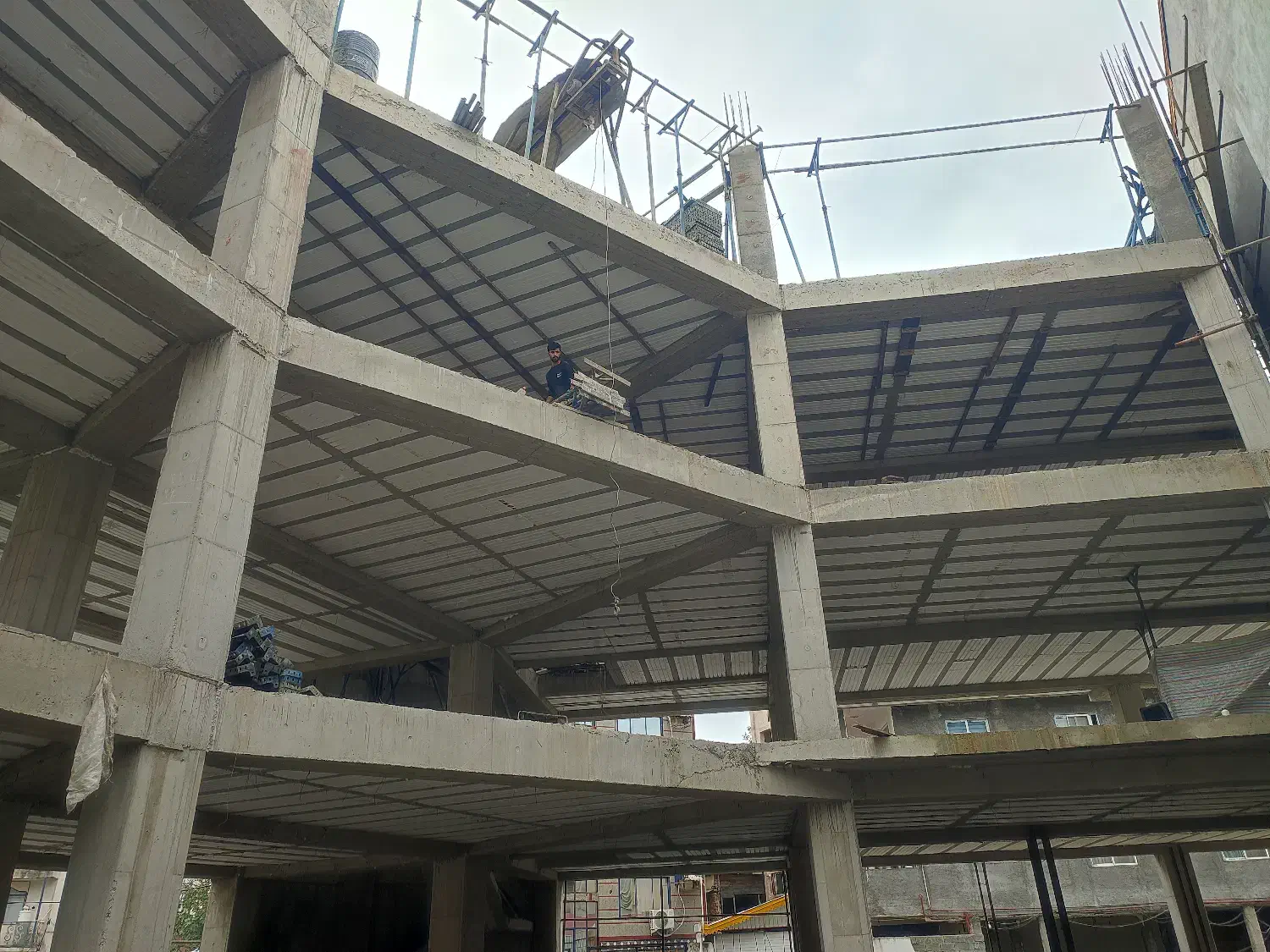 نیروی کار آرماتوربند و قالب بند|استخدام صنعتی، فنی، مهندسی|تالش, هشتپر|دیوار