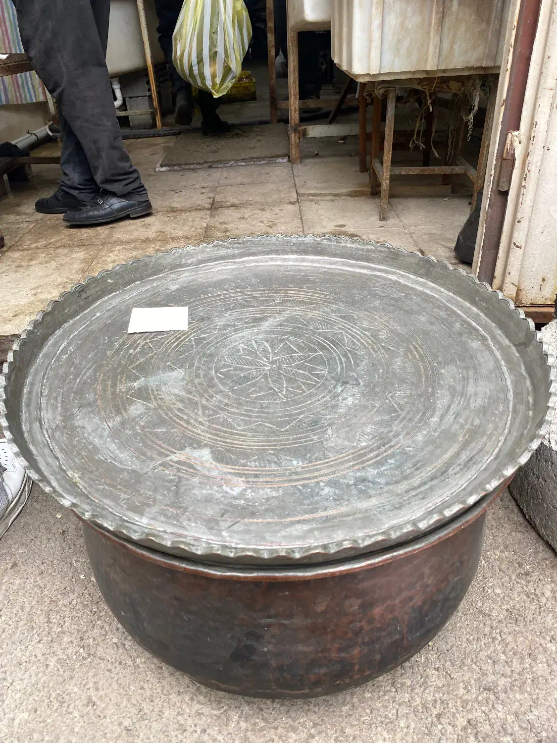 خرید یا تعویض ظروف مس قدیمی|کلکسیون اشیاء عتیقه|خمام, |دیوار