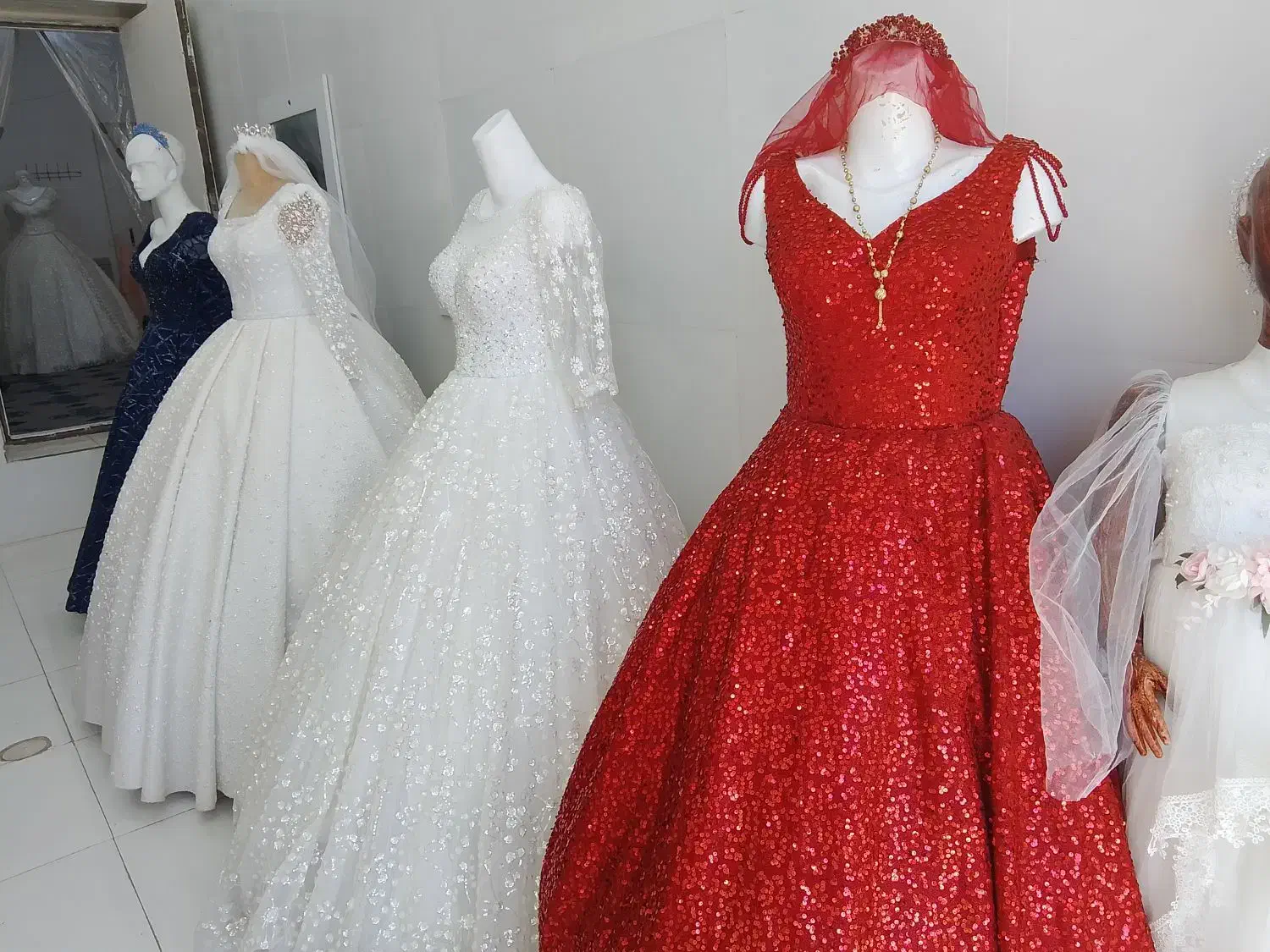 اجاره لباس عروس|لباس|آیسک, |دیوار