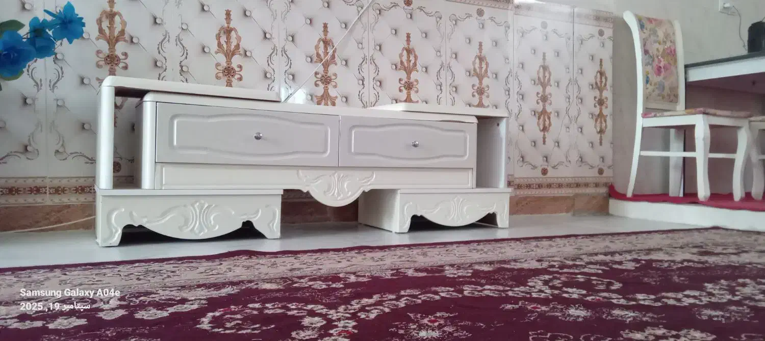 خیابان شهید مطهری کوچه ۲۴|میز تلویزیون|پارس‌آباد, |دیوار