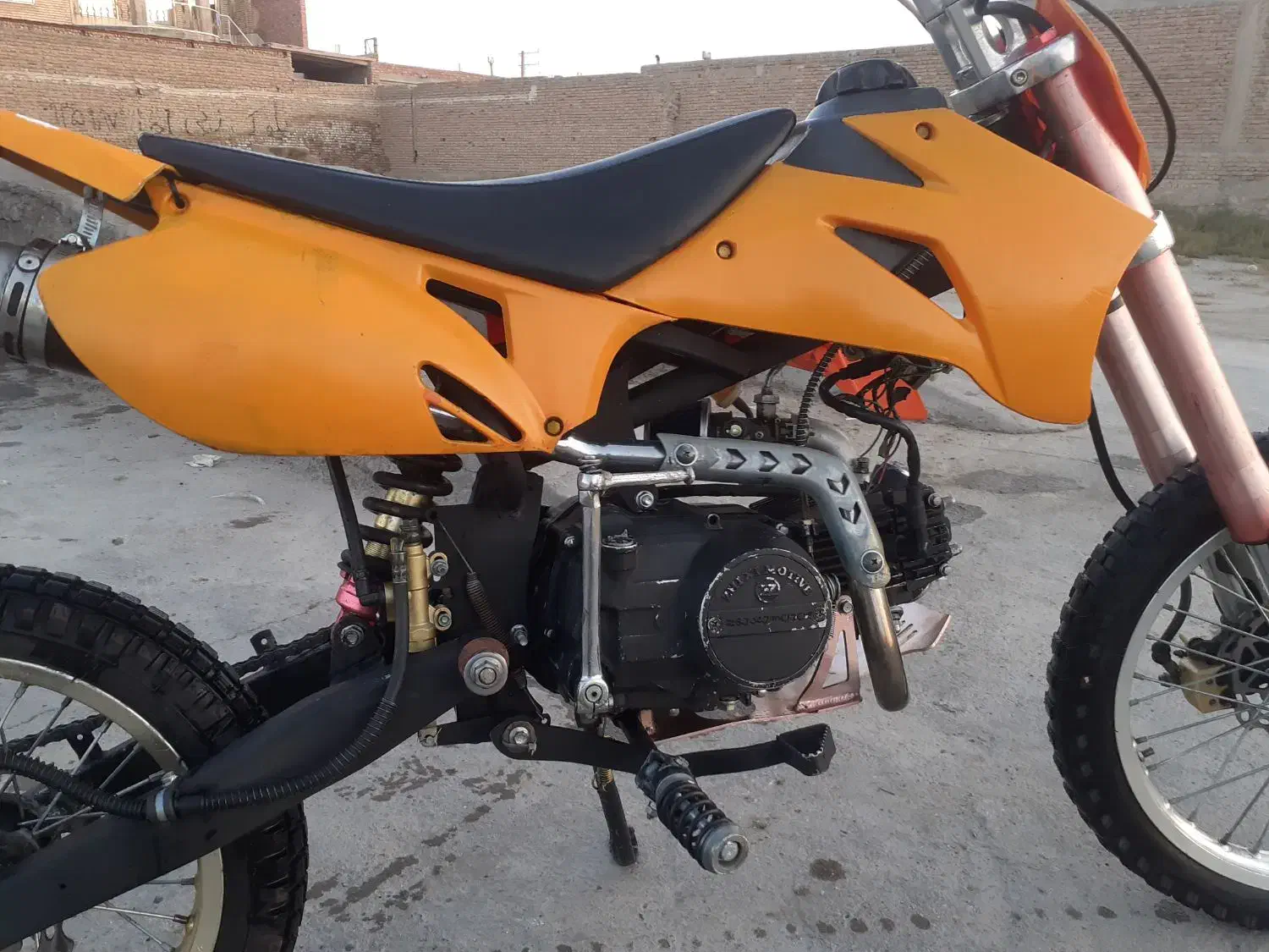 منی کراس وای زد|موتورسیکلت|ملکان, |دیوار