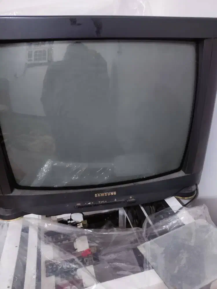 تلویزیون سامسونگ ۲۱ اینچ|تلویزیون و پروژکتور|برازجان, |دیوار