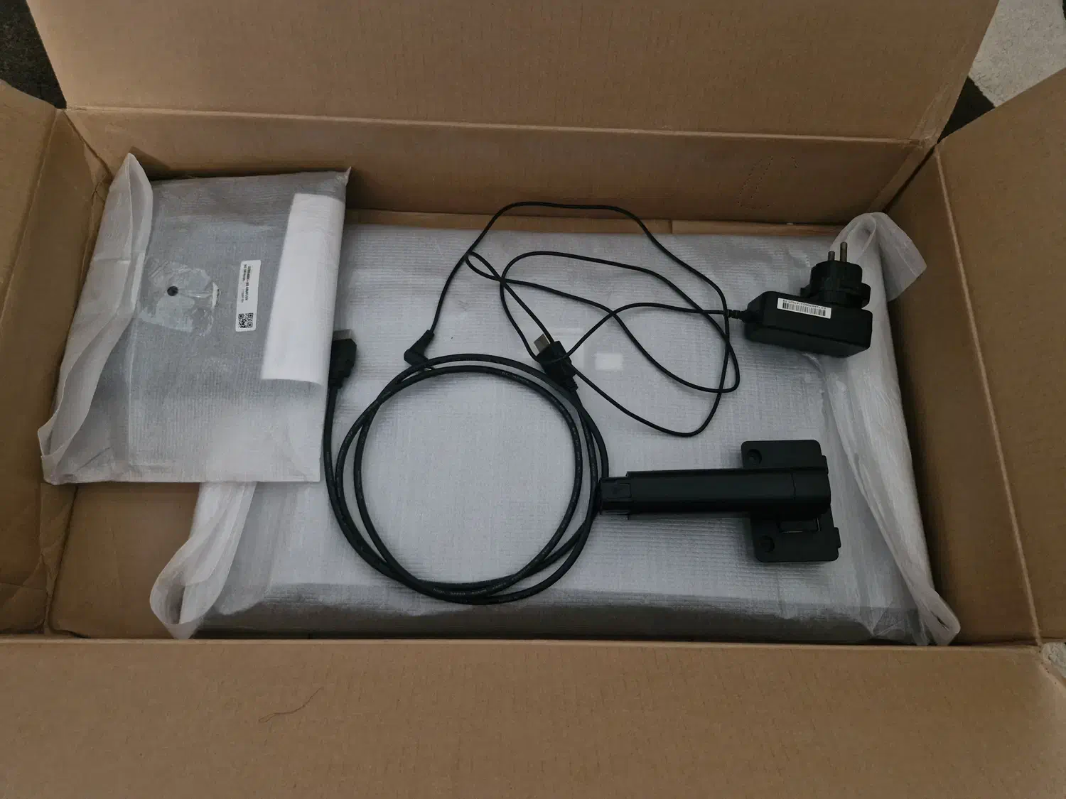 مانیتور LG 22 اینچ فول اچ دی|قطعات و لوازم جانبی رایانه|اسلام‌شهر, شهرک قائمیه|دیوار