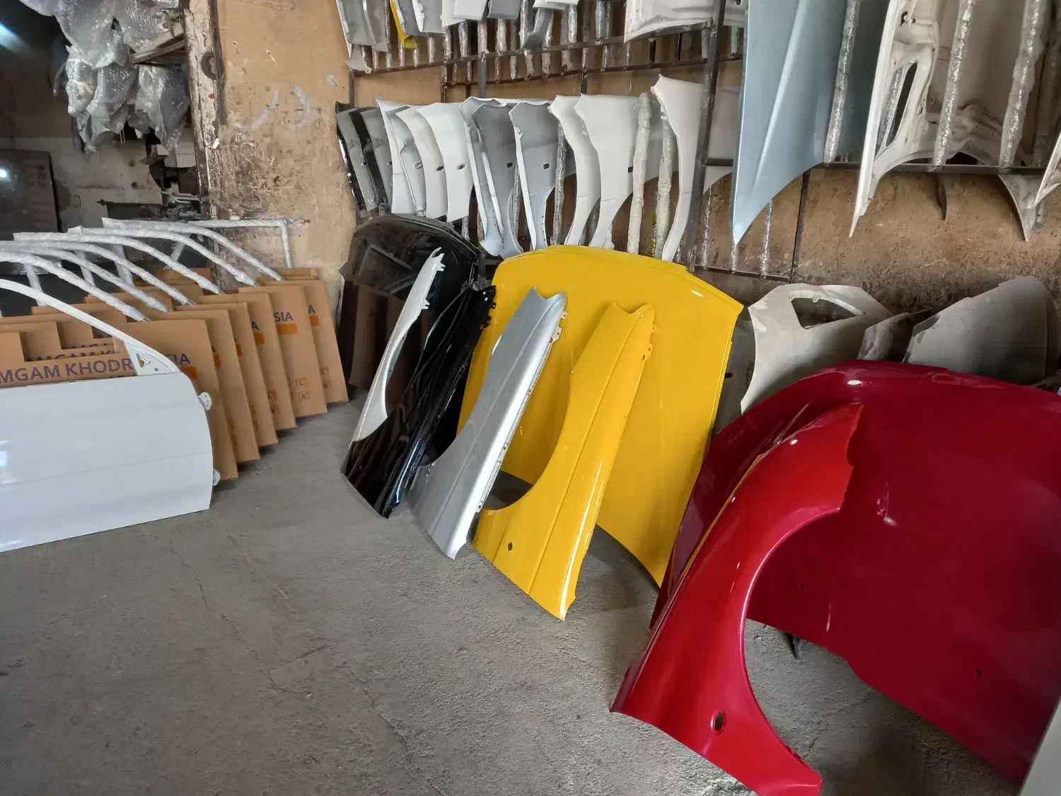 بدنه رنگی کوره ای( کاپوت سپر گلگیر )|قطعات یدکی و لوازم جانبی|کرج, عظیمیه|دیوار