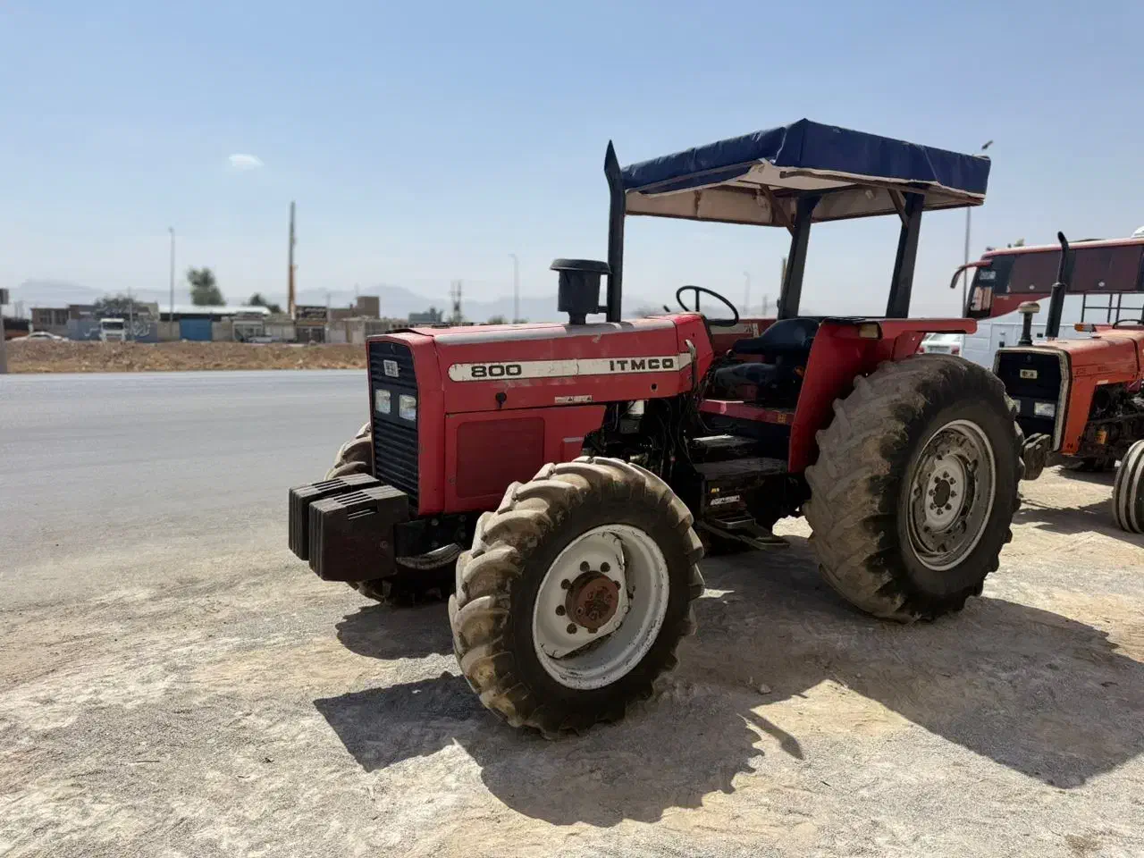 تراکتور ۸۰۰ جفت ۳۹۹|خودرو سنگین|فریدونشهر, |دیوار