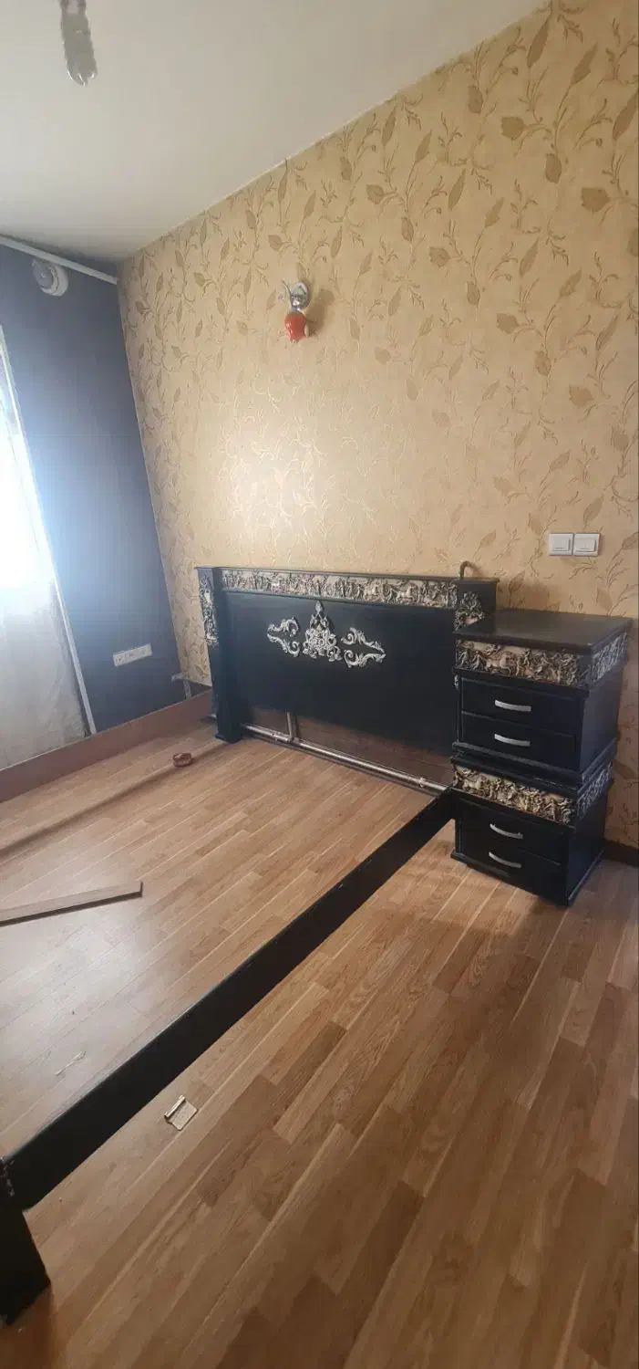 تخت خواب..میزآرایش|تخت و سرویس خواب|ارومیه, |دیوار