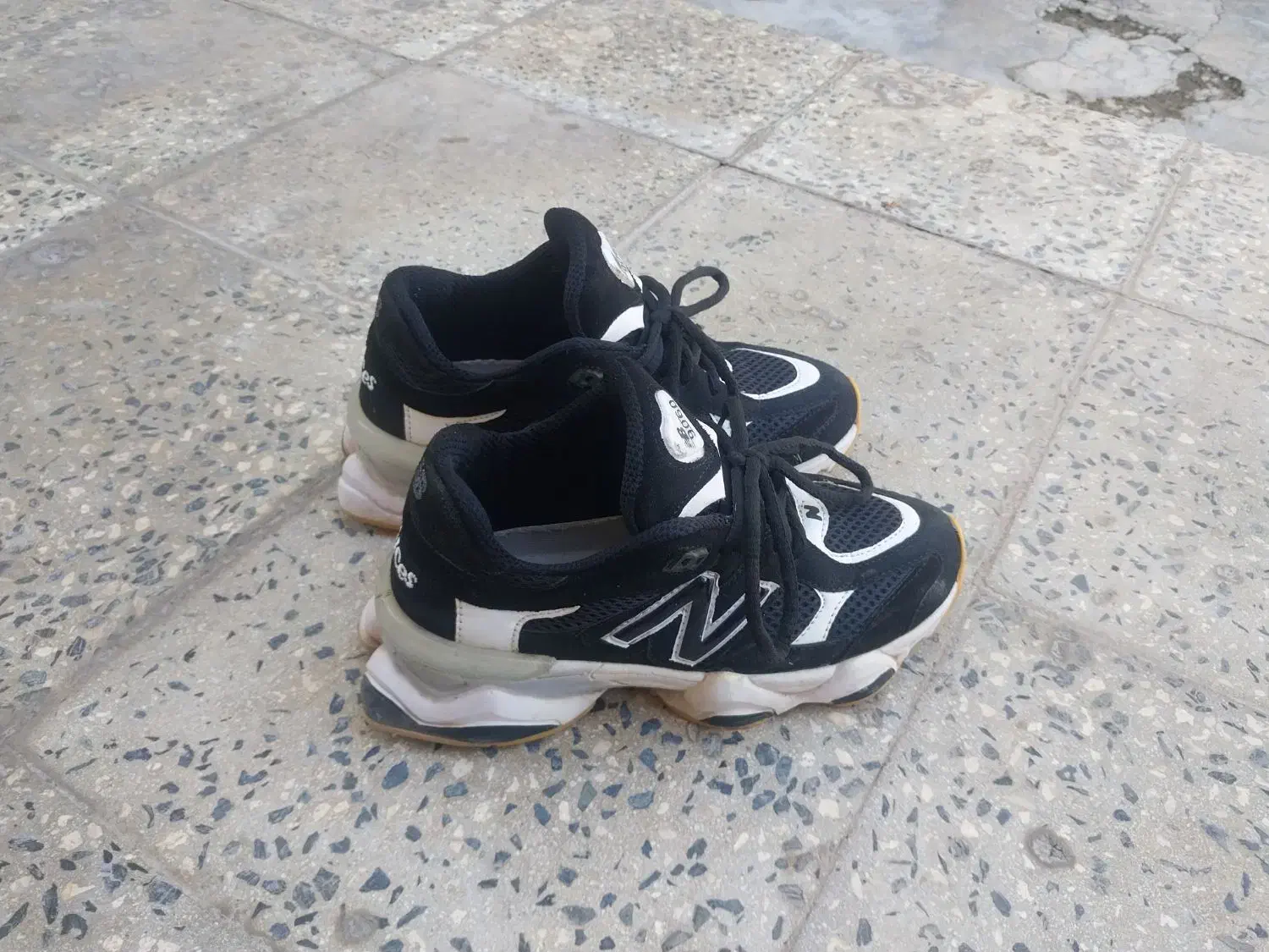 کفش|کیف، کفش، کمربند|نهاوند, |دیوار