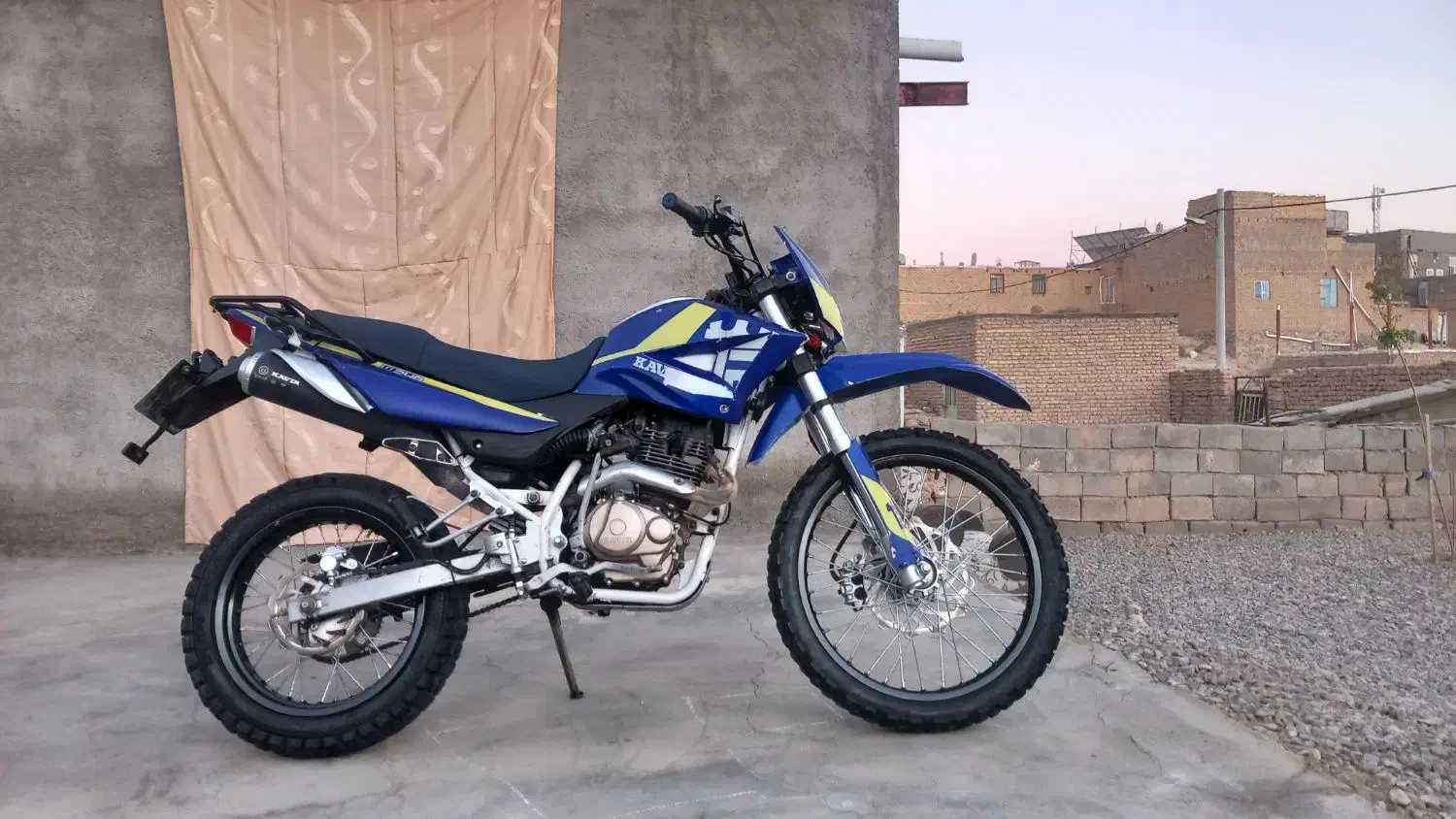 تریل کویر 1401 t2|موتورسیکلت|مشهد, کارگران|دیوار