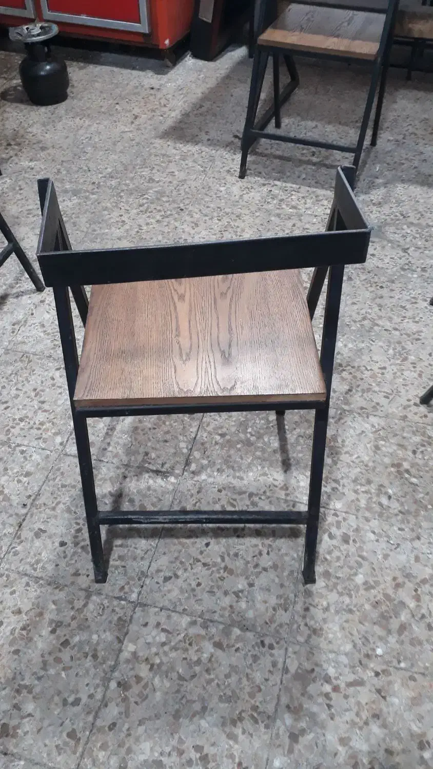 تعداد 30 عدد صندلی زیباوخوب و عالی|کافیشاپ و رستوران|سلمانشهر, |دیوار