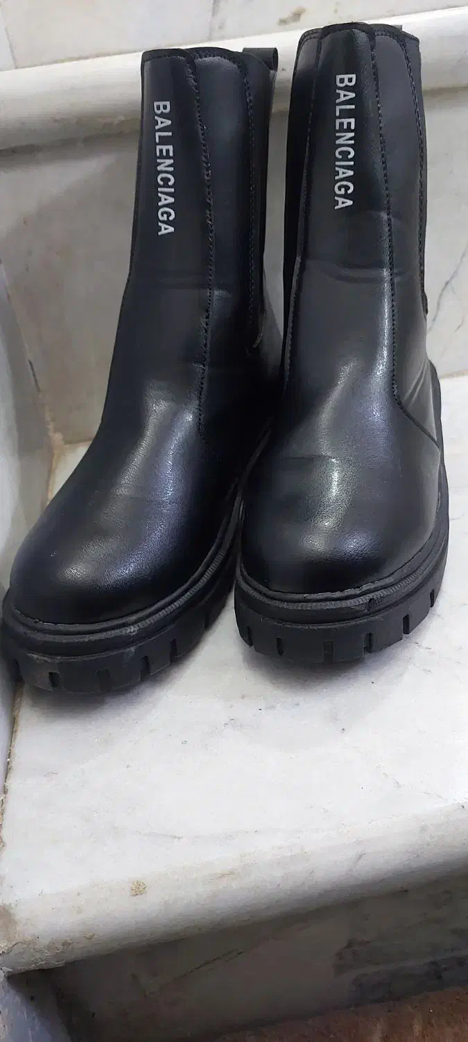 کفش|کیف، کفش، کمربند|قم, شهرک سازمان آب|دیوار