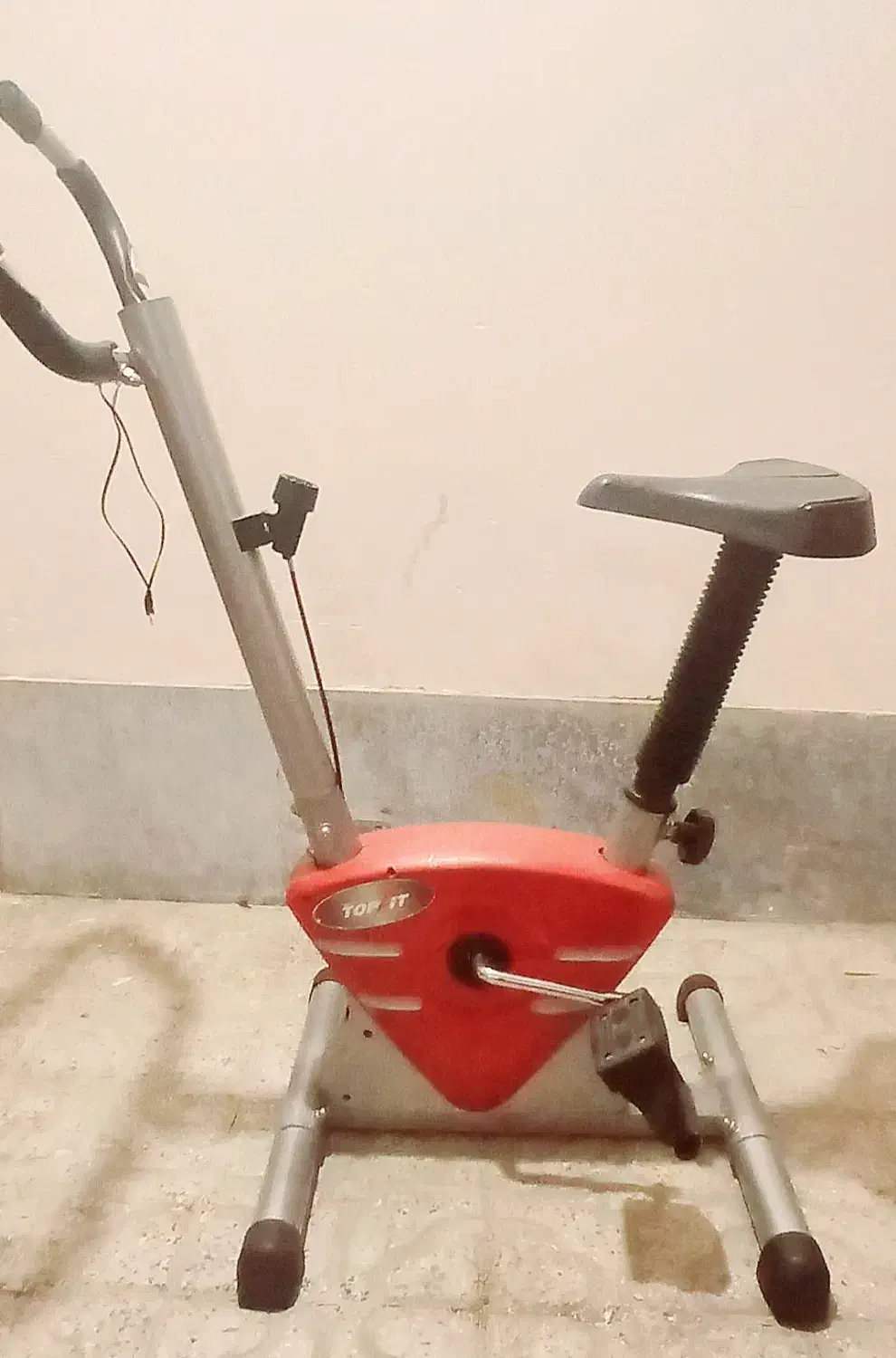 دوچرخه ثابت Top Fit سالم و آماده استفاده|تجهیزات ورزشی|شاهینشهر, عطار|دیوار