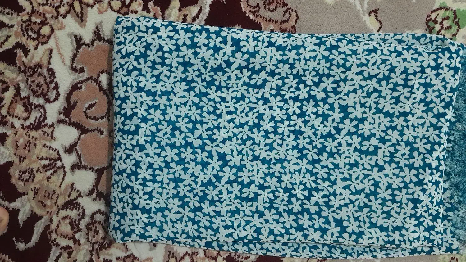 پارچه حریر|لباس|کارزان, |دیوار