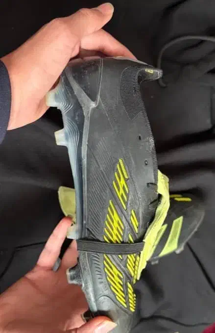 کفش فوتبالی۰|کیف، کفش، کمربند|کازرون, |دیوار