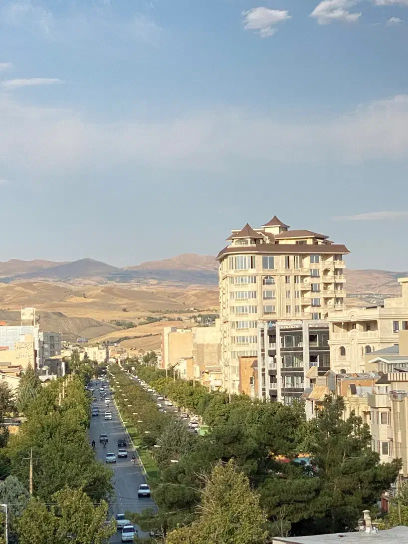 میدان یادبود|پیش‌فروش املاک|بروجرد, |دیوار