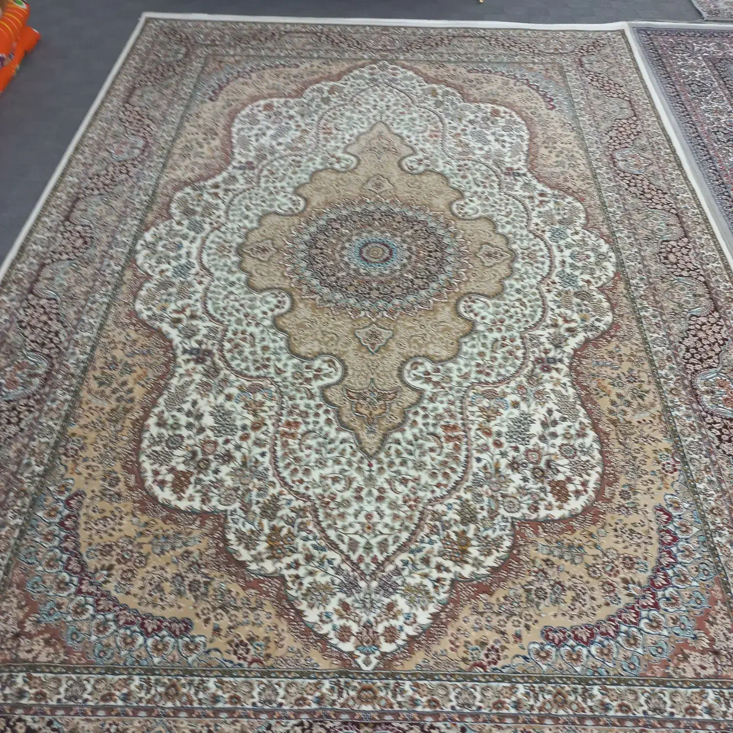 فرش ۷۰۰شانه تراکم ۲۵۵۰|فرش|میاندوآب, |دیوار