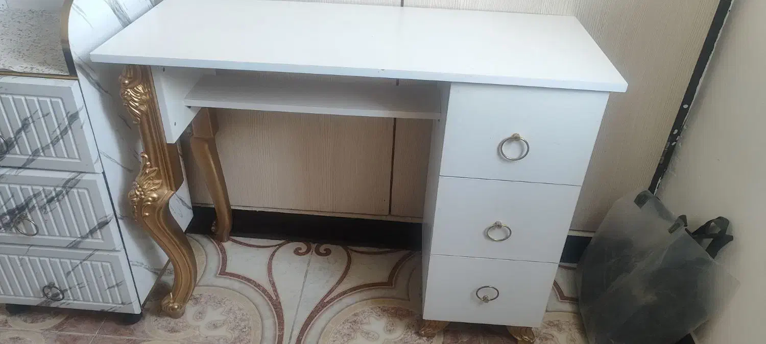 میز ناخن|آرایشگاه و سالنهای زیبایی|رباطکریم, مسکن مهر آبشناسان|دیوار