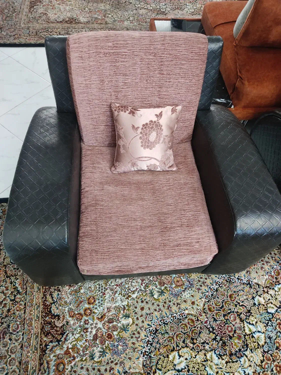 مبل ۳ نفره و ۱ نفره|مبلمان خانگی و میز عسلی|کرج, حصارک بالا|دیوار