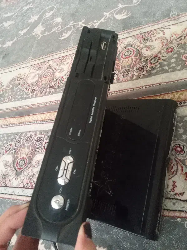 دوعدد دستگاه|پخش‌کننده DVD و ویدیو|قم, نیروگاه|دیوار