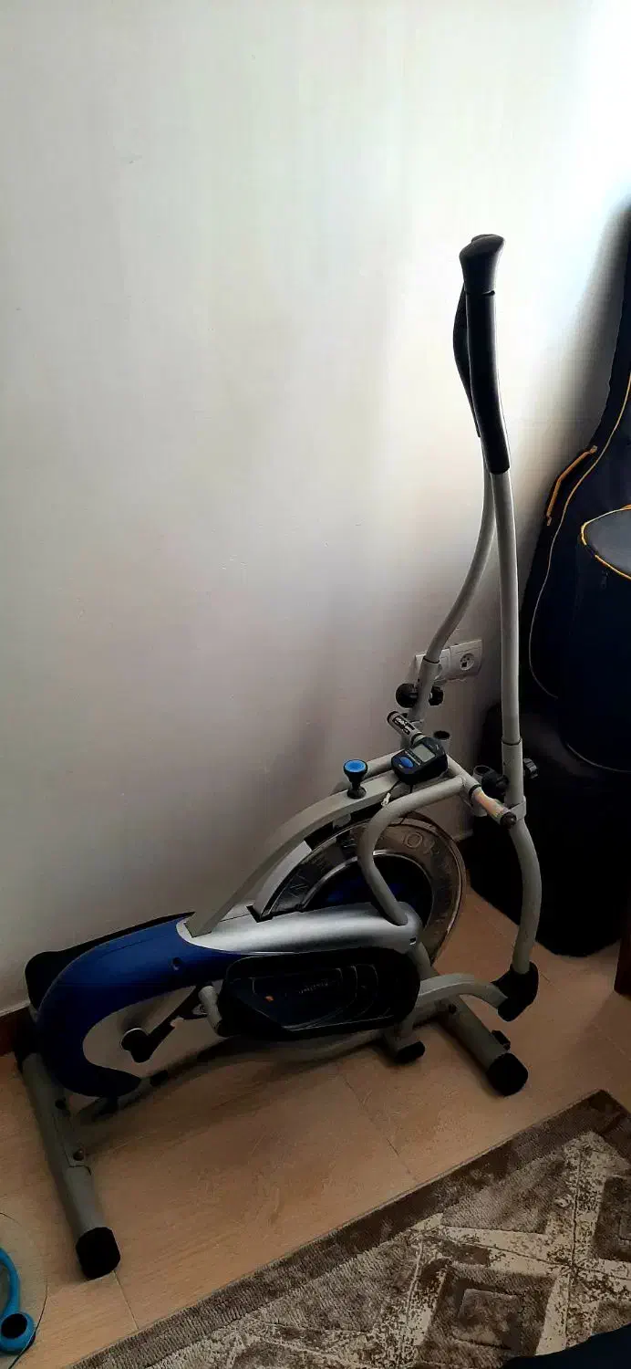 اسکی فضایی الپتیکال در حد نو|تجهیزات ورزشی|رشت, یخسازی|دیوار