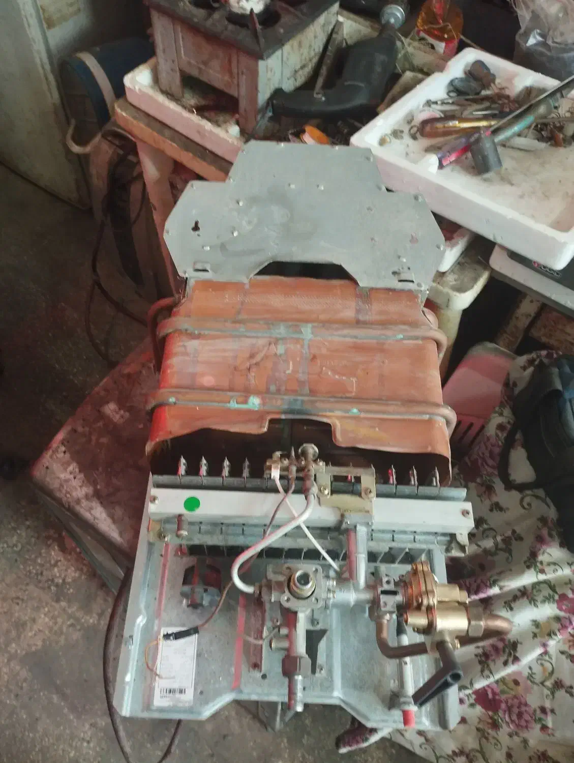 آبگرمکن دیواری بوتان|آبگرمکن، پکیج، شوفاژ|آزادشهر, |دیوار