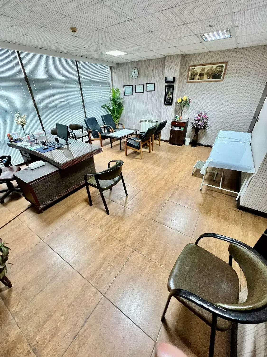 فروش واحد تجاری 85 متری صابرین|فروش دفتر کار، اتاق اداری، مطب|رشت, گلباغ نماز|دیوار