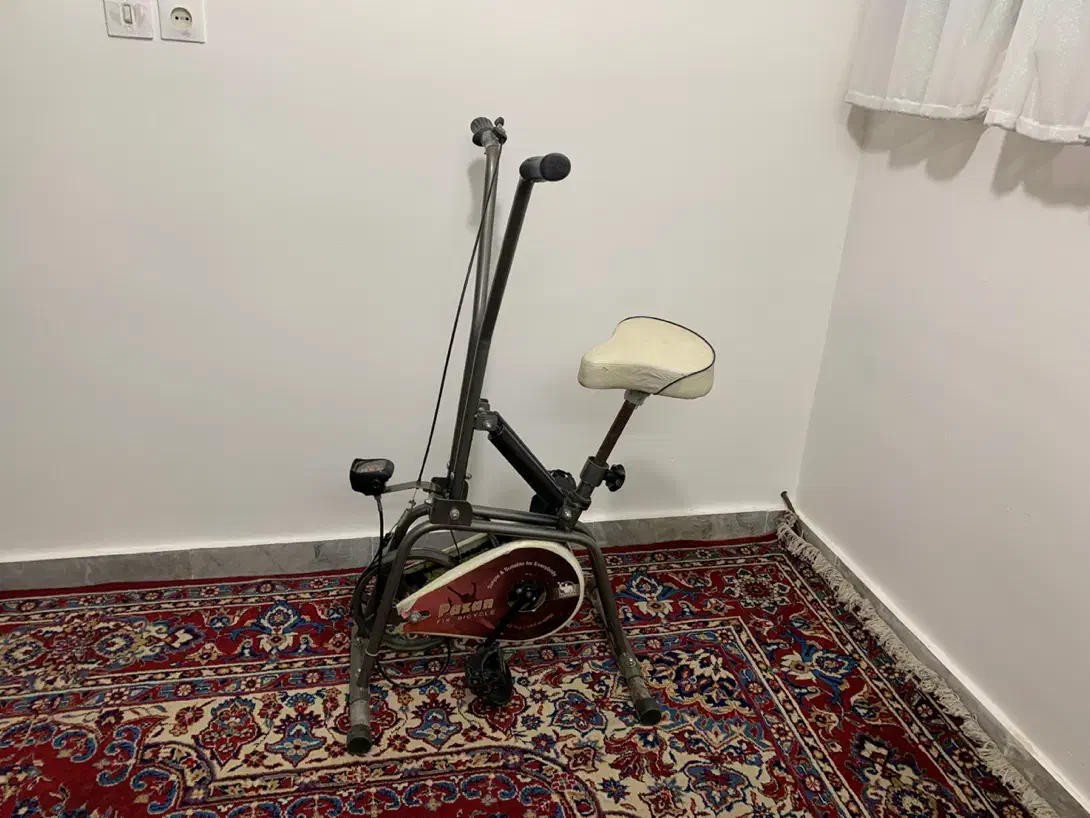 یک عدد دوچرخه ثابت سالم سالم|تجهیزات ورزشی|قم, زنبیل آباد|دیوار