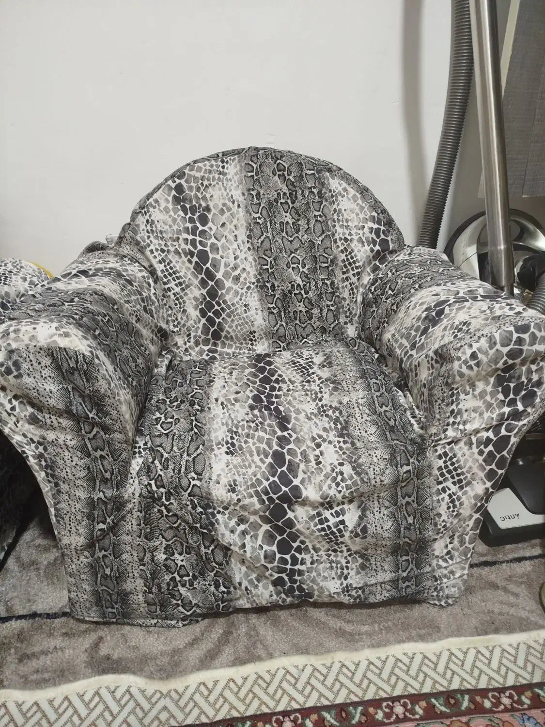 دو عددمبل بچگونه حراج کردم|مبلمان خانگی و میز عسلی|قزوین, |دیوار