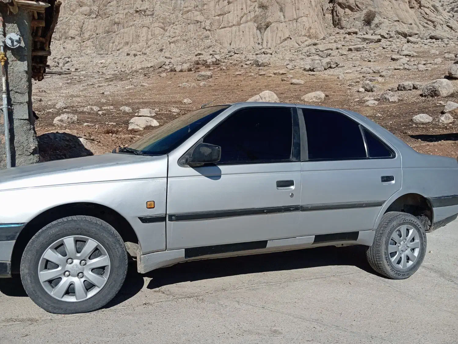 پژو ۴۰۵ نقره ای دوررنگ موتور سالم گیربکس سالم|خودرو سواری و وانت|دالاهو, |دیوار