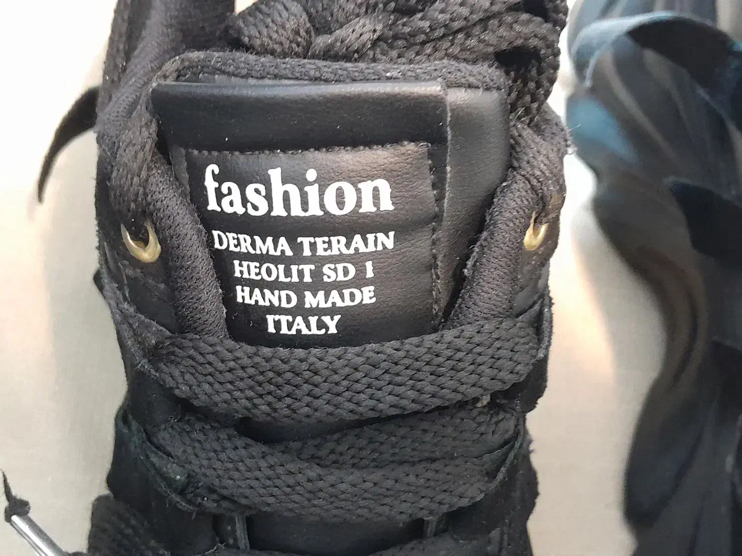 فروش کتونی فشیون ایتالیایی سایز 40|کفش و لباس بچه|کرج, برغان|دیوار