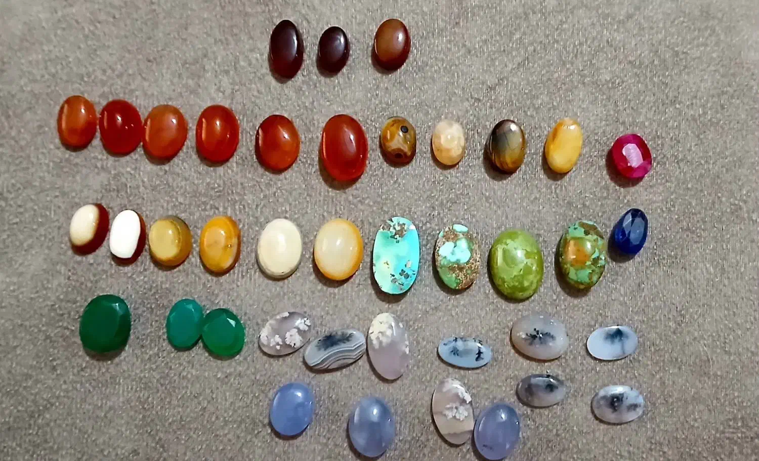 سنگ های اصل و قیمتی|جواهرات|رشت, کوی جام جم|دیوار