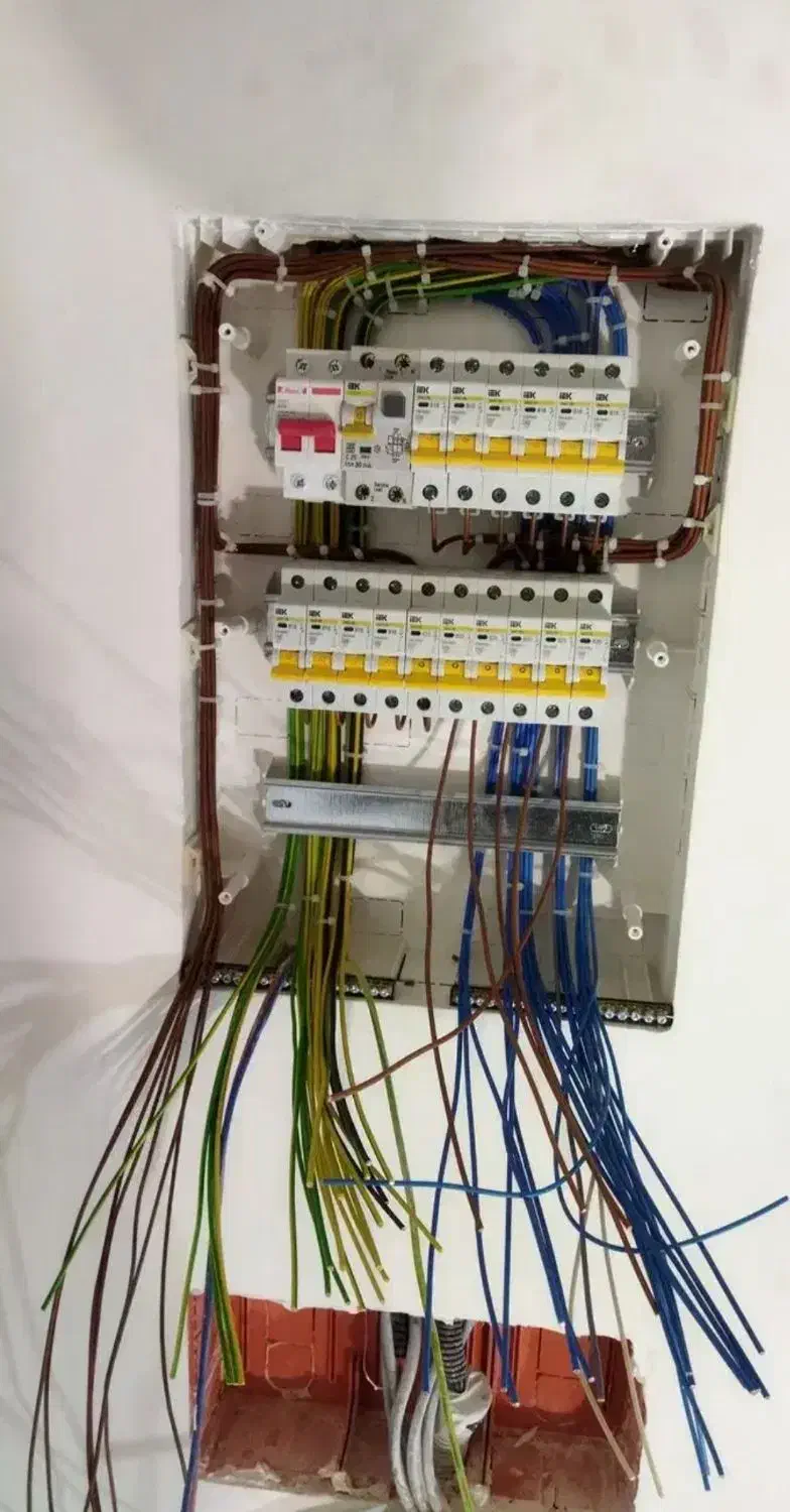 برق کاری در تمام محدود اهر ورزقان کلیبروروستاها|خدمات پیشه و مهارت|اهر, |دیوار