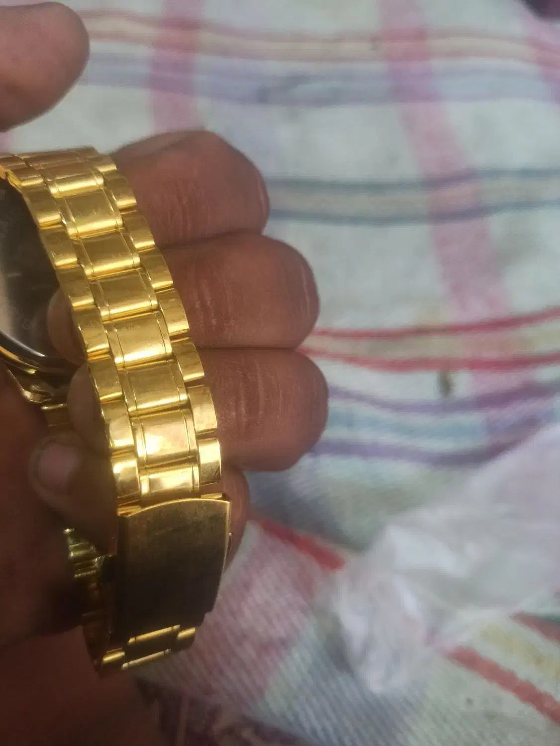 ساعت نونو هنوز پوشیده نشده|ساعت|بم, |دیوار