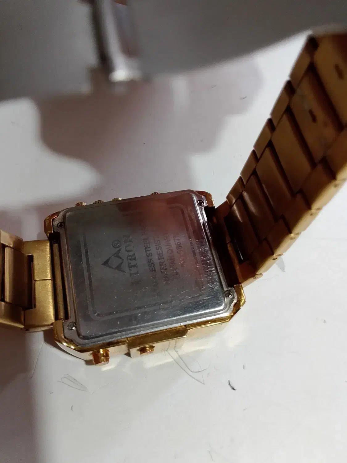 سلام علیک ساعت|ساعت|پشتکوه (سیستان و بلوچستان), |دیوار