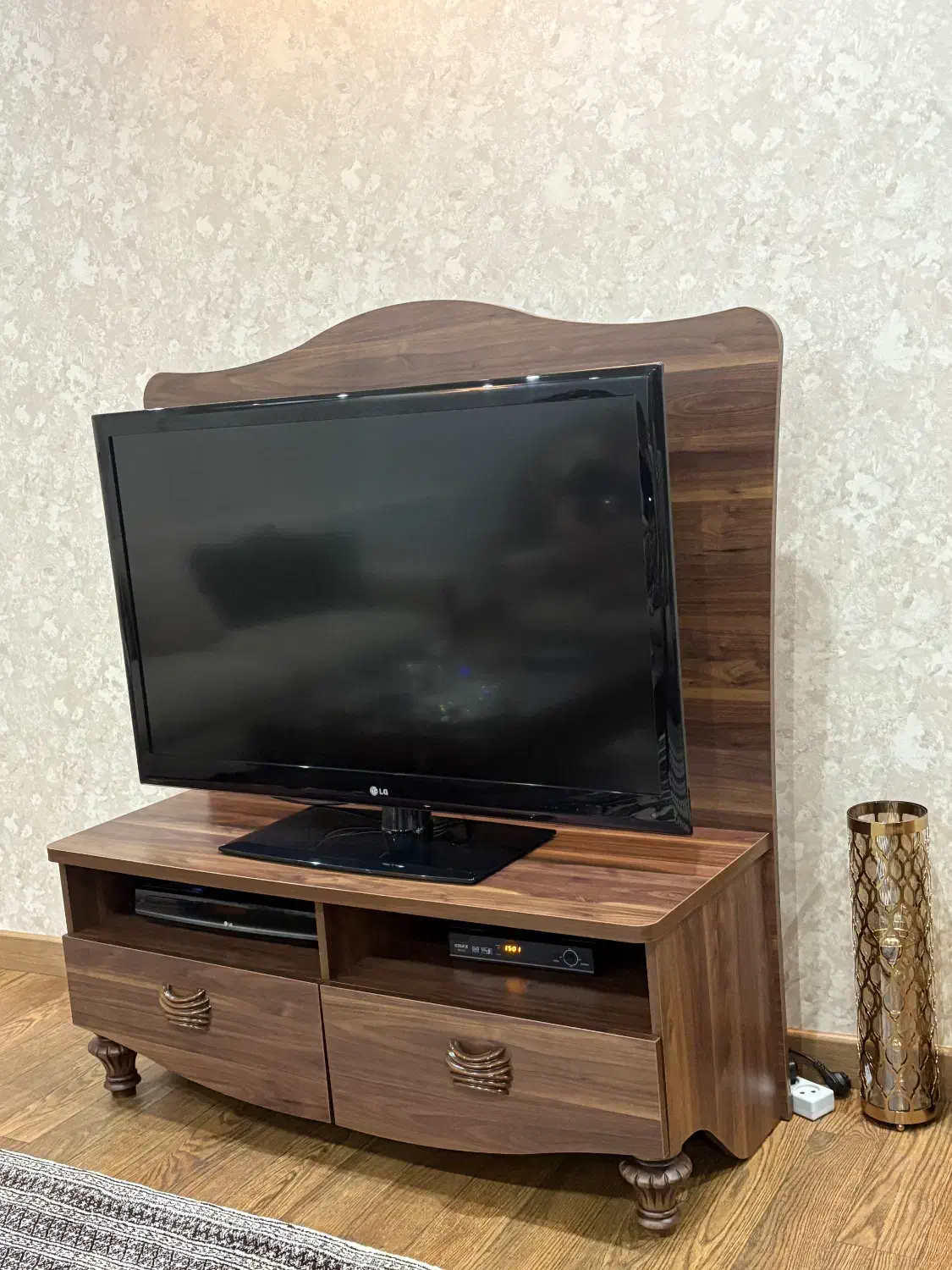 تلوزیون 45 اینچ ال جی|تلویزیون و پروژکتور|گنبد کاووس, |دیوار