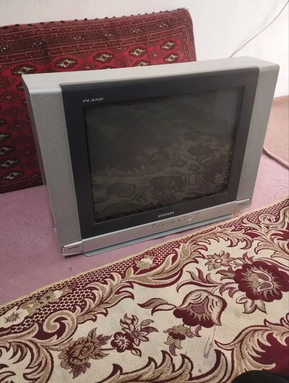 تلوزیون قدیمی|تلویزیون و پروژکتور|مشهد, پورسینا|دیوار