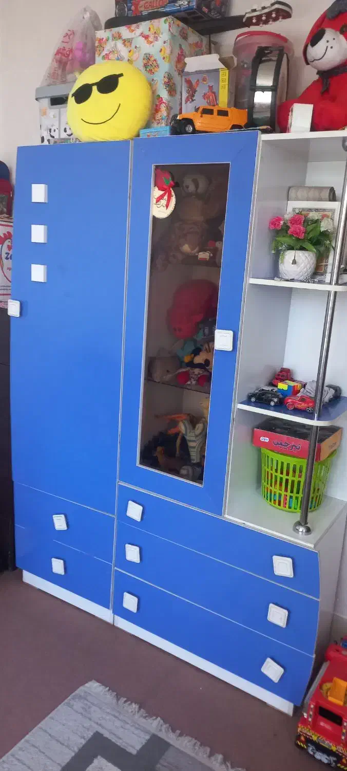 تخت و کمد کودک|تخت و صندلی بچه|شیراز, شریفآباد|دیوار