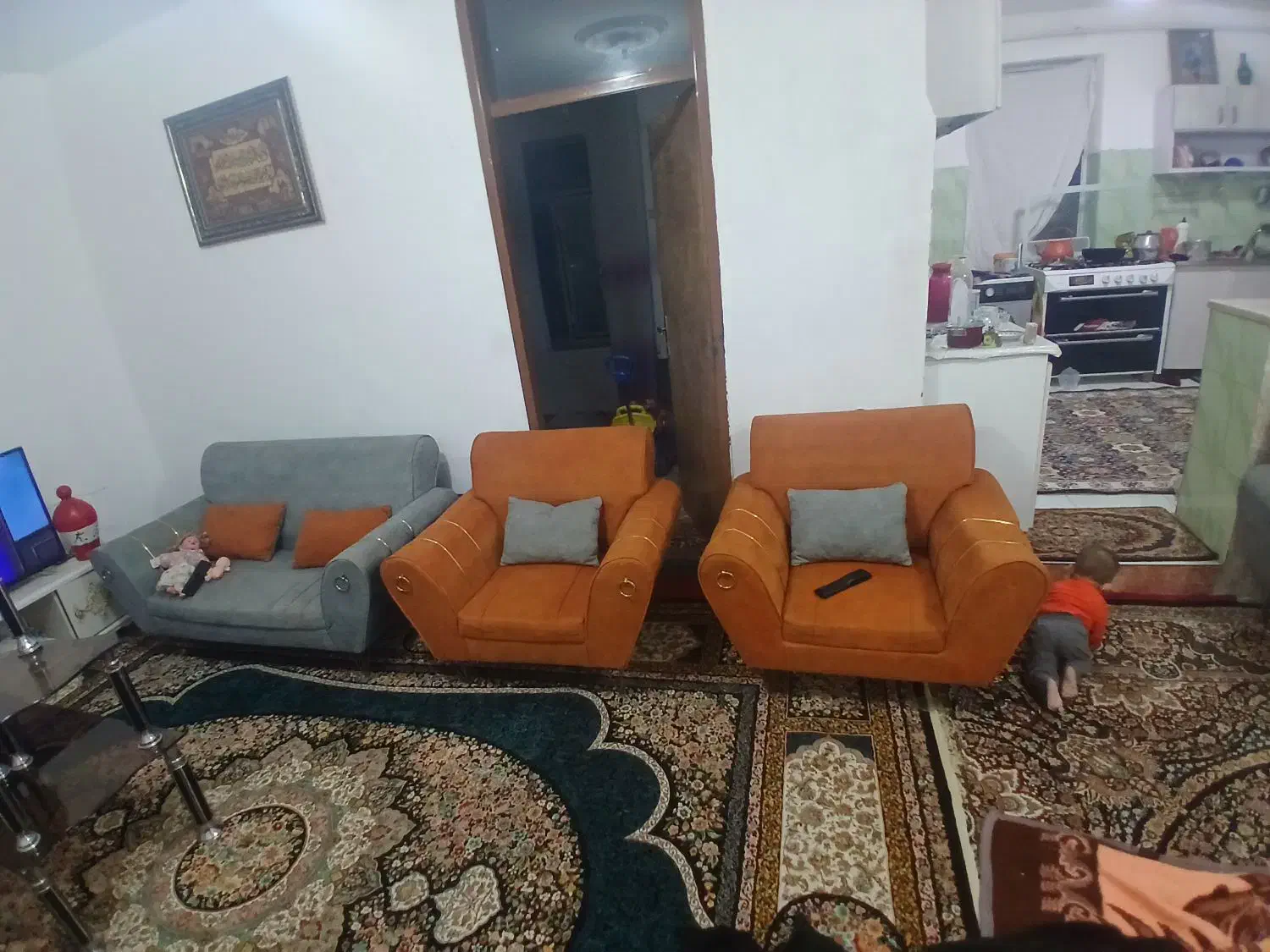 سلام یک دست مبل راحتی ۷نفره سالم و۳عددعسلی|مبلمان خانگی و میز عسلی|باوله, |دیوار