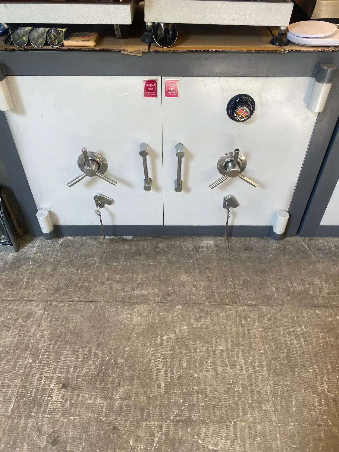 گاو صندوق زیر ویترینی|فروشگاه و مغازه|تهران, بازار|دیوار