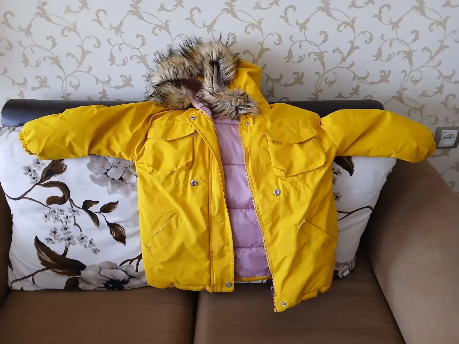 کاپشن کلاه دار|لباس|گنبد کاووس, |دیوار