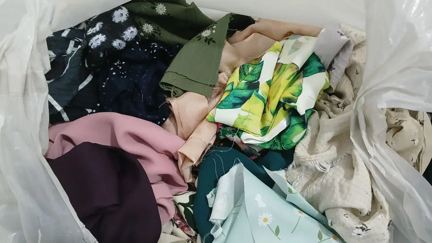 تیکه پارچه های خوشگل برای کش موو تیکه دوزی|لوازم خیاطی و بافتنی|مشکیندشت, |دیوار