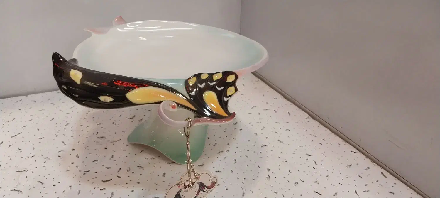 شیرینی خوری و گلدان پروانه وسرویس شیرخوری|صنایع دستی و سایر لوازم تزئینی|قم, سراجه (۱۵ خرداد)|دیوار