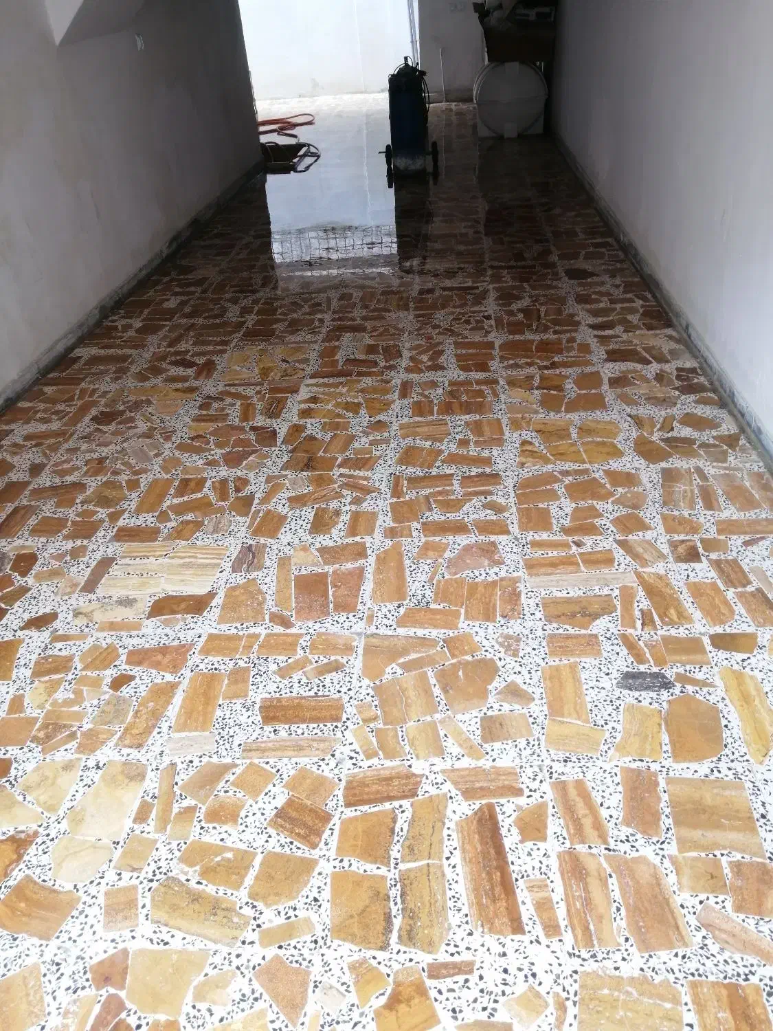 کفسابی ،کف ساب، سنگسابی، سنگ ساب|خدمات نظافت|آمل, |دیوار