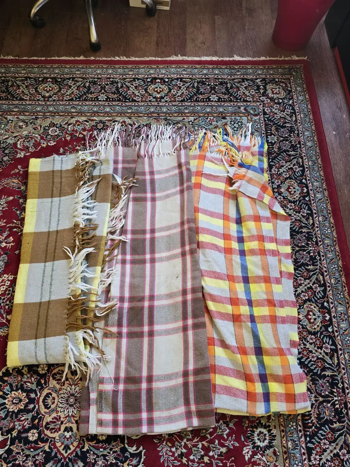 رختخواب|رختخواب، بالش، پتو|اصفهان, بوستان آینه خانه|دیوار