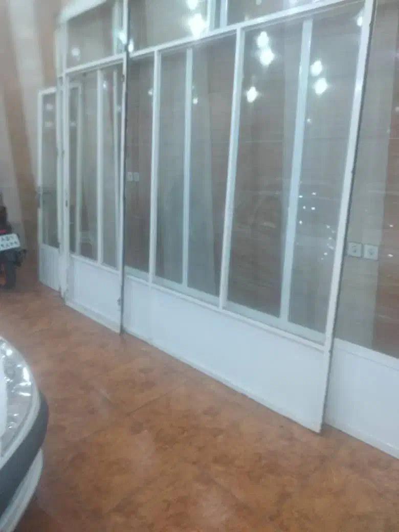 دفتر کار.  ۳ در ۴ با نمای تمام شیشه|دفتر کار|دزفول, |دیوار