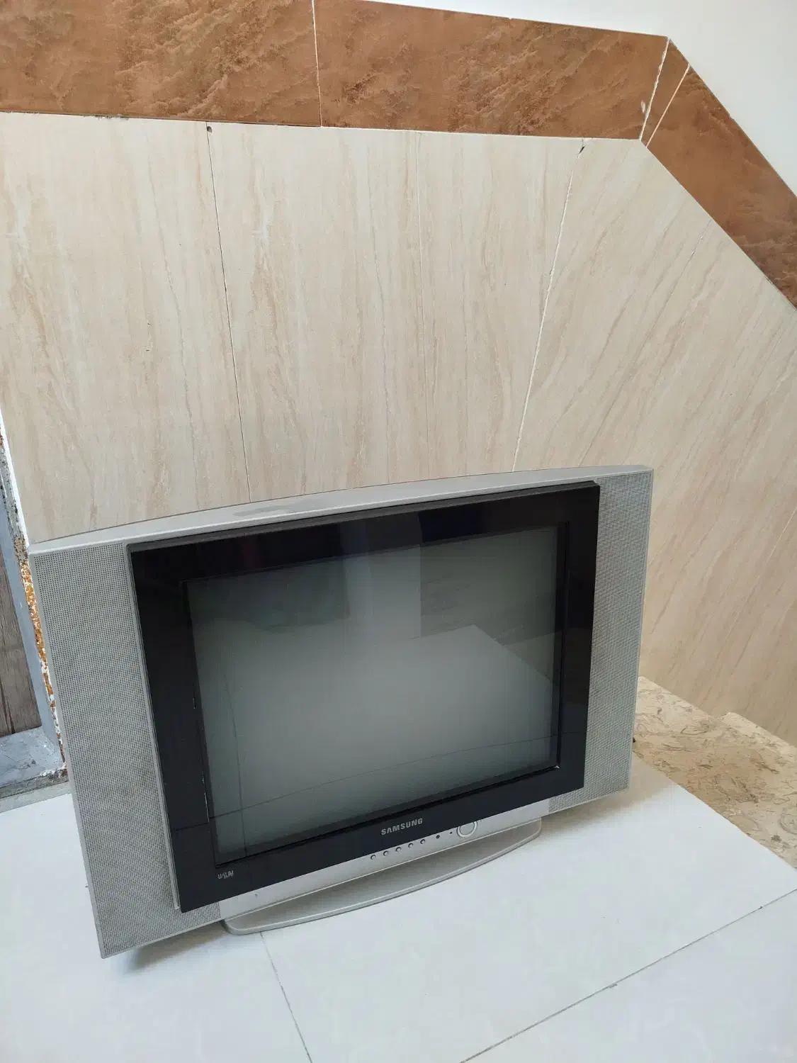 تلوزیون|تلویزیون و پروژکتور|مهربان, |دیوار