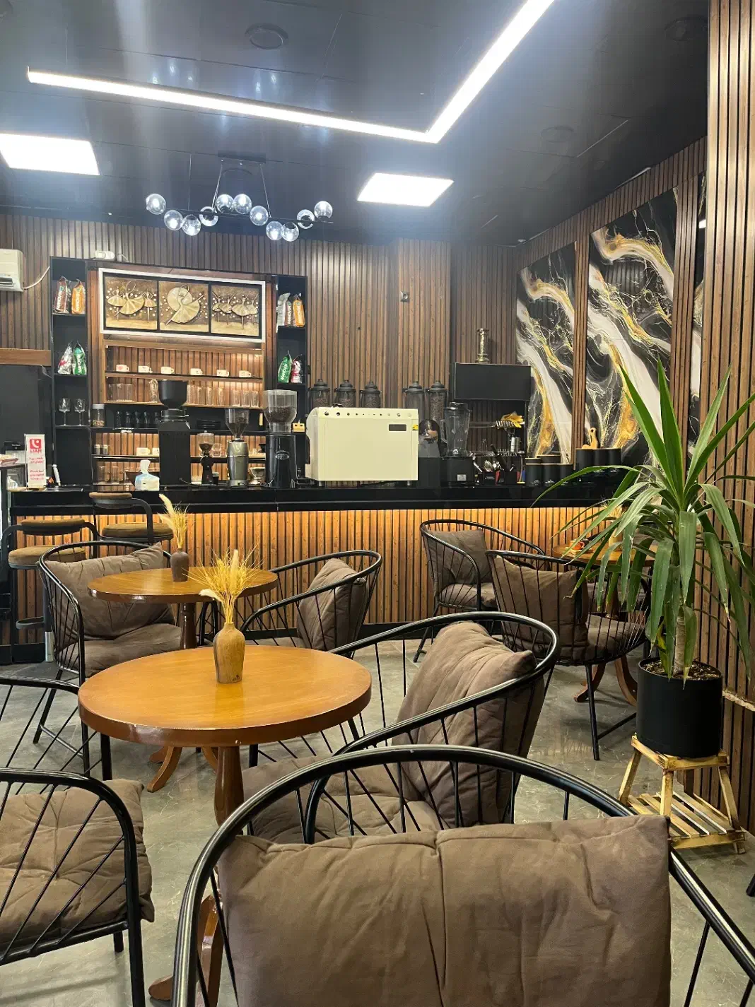 ویتر اقا|استخدام خدمات فروشگاه و رستوران|چابهار, |دیوار