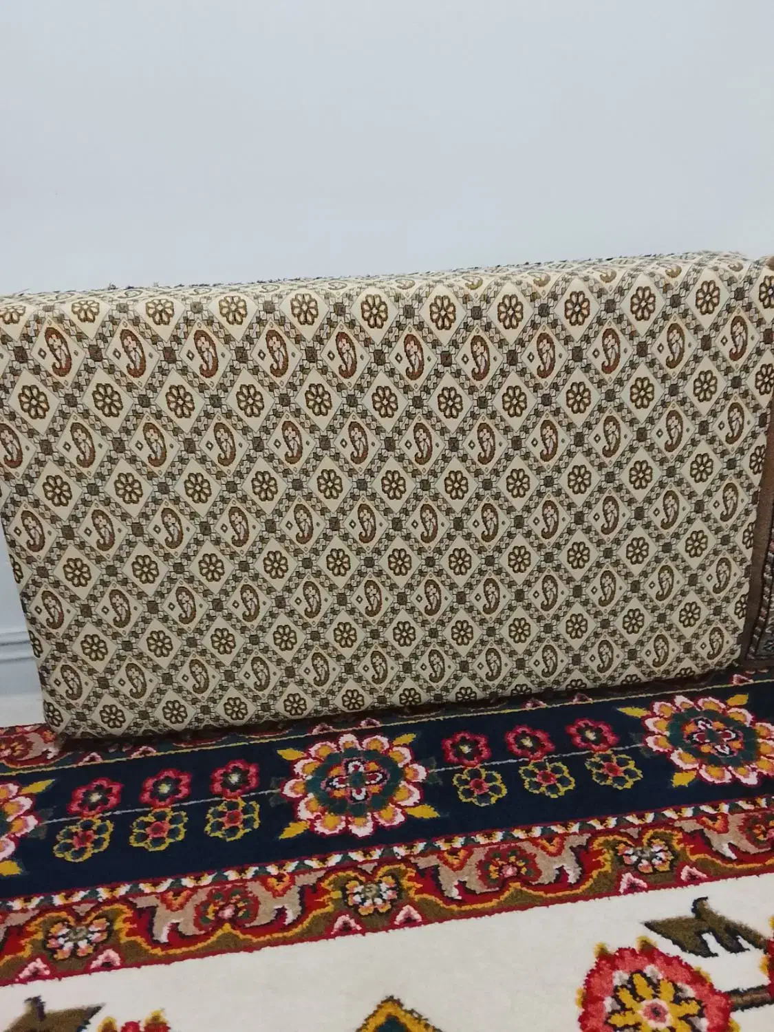 هشت عدد پشتی درجه یک ماشینی|پشتی|بیجار, |دیوار