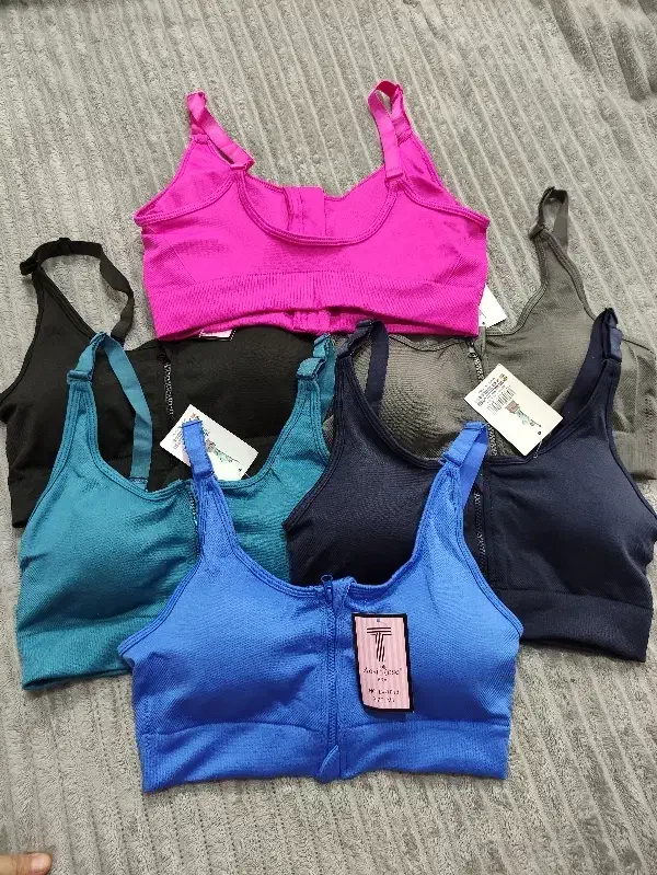 نیم تنه آنا|لباس|بیرجند, |دیوار