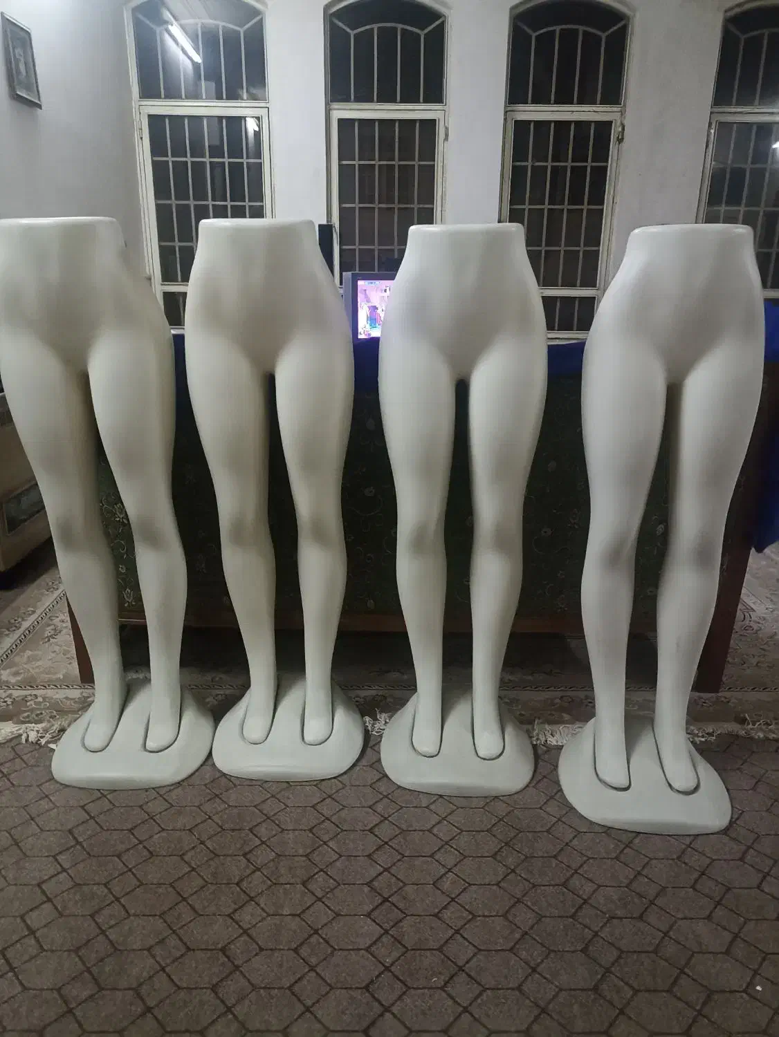 مانکن پا|فروشگاه و مغازه|قم, زنبیل آباد|دیوار