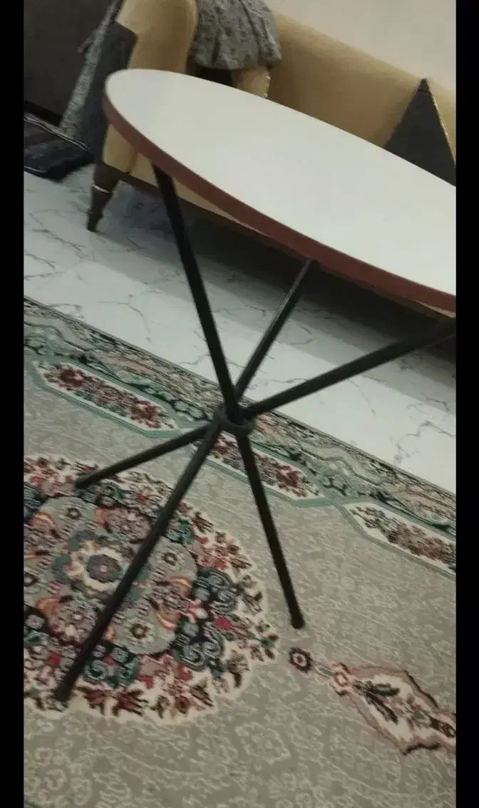 میز خاطره در حد نو|میز و صندلی غذاخوری|بومهن, |دیوار